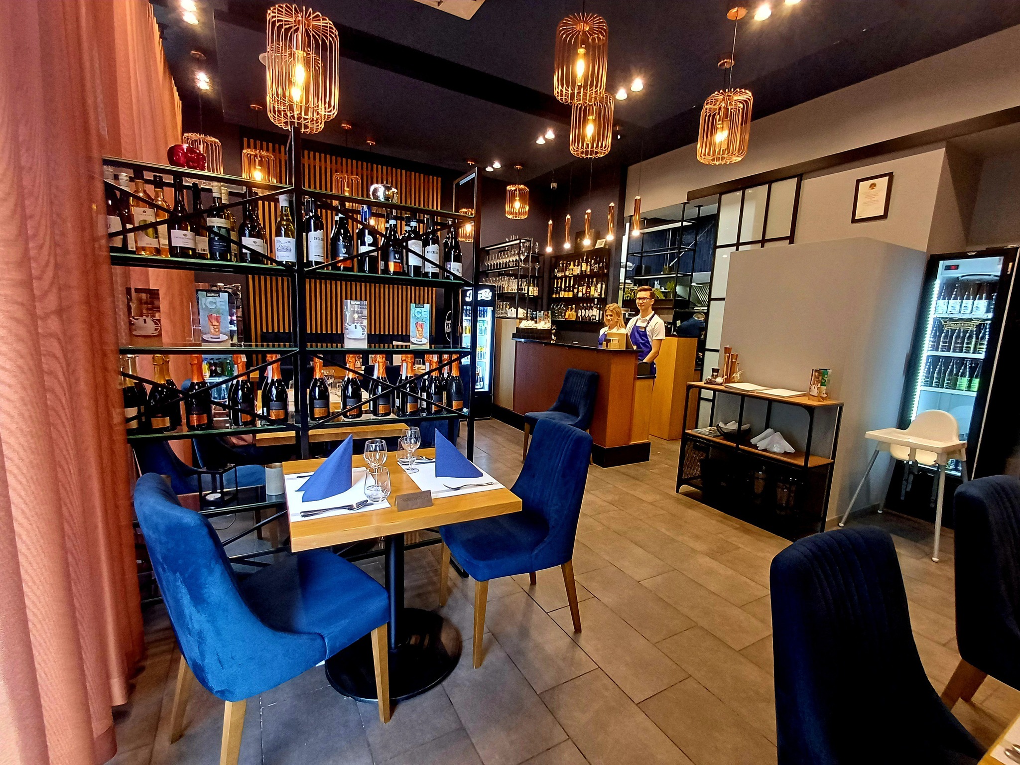 Wnętrze Wine Bar Solna